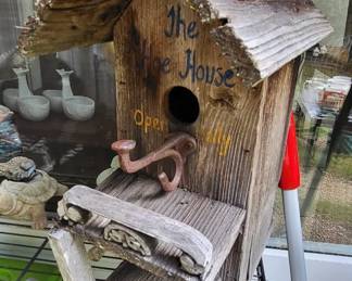 Bird feeder