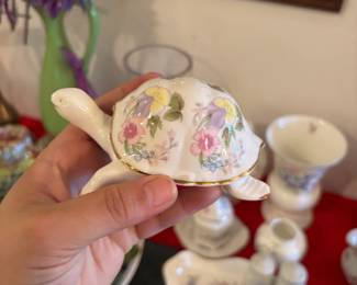 Ansley Wild Tudor tea set and turtle