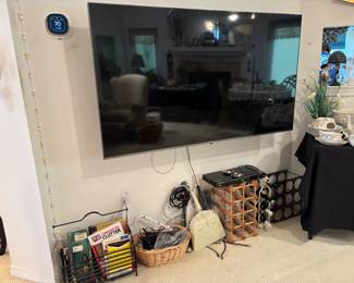 nice big flatscreen TV