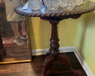 Nice vintage pie table