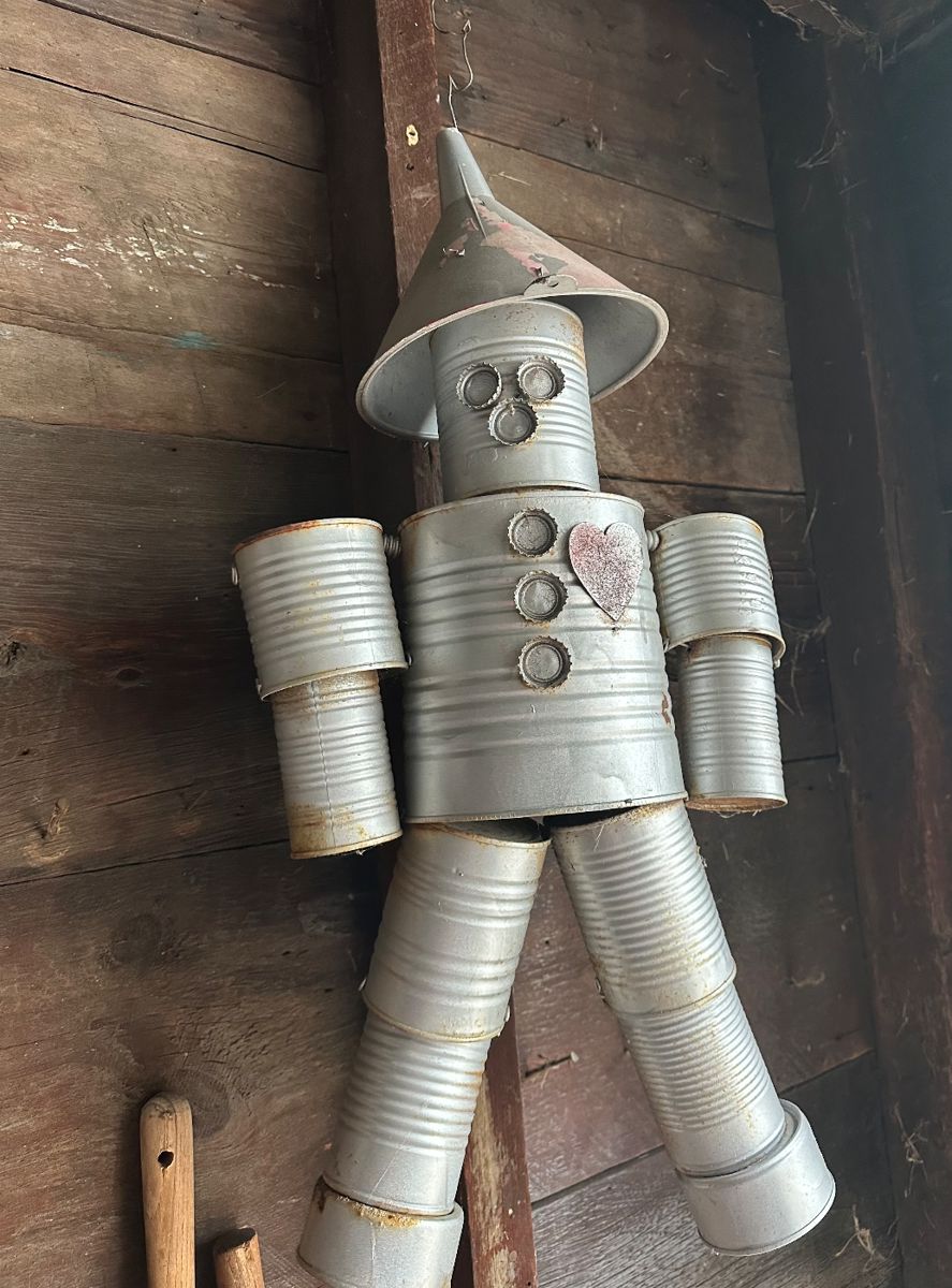 Fabulous tin man outdoor decor ( pair)