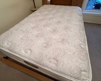 Full size mattress