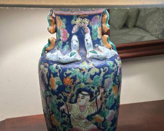 LOOK at THIS Lamp!  It is gorgeous!