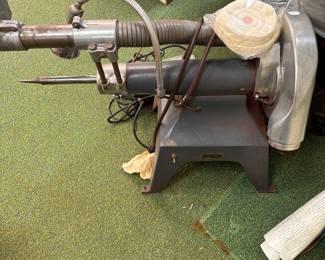 
Fantastic lapidary equipment 