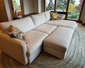 Basset Sectional