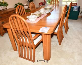 073Dining Room