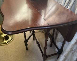 Gateleg side table
