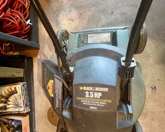 Black & Decker electric lawn mower