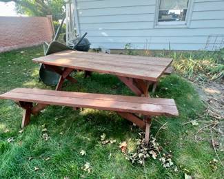 Picnic table