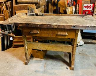 Beautiful workbench with vice...