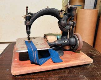 Antique Willcox and Gibbs mini sewing machine...