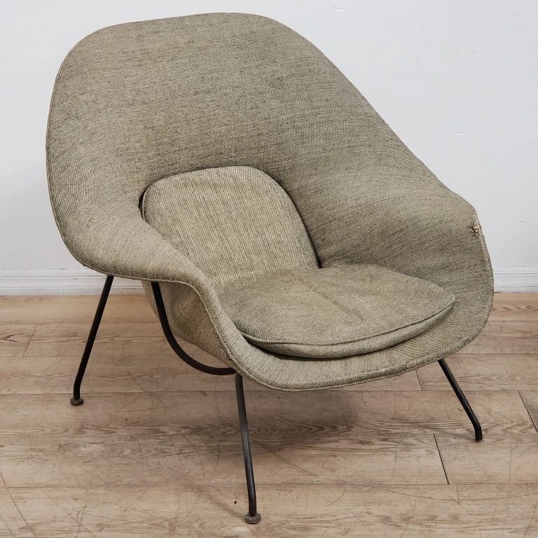 Eero Saarinen for Knoll mid century modern womb chair