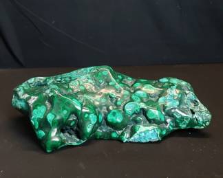 Malachite rock specimen