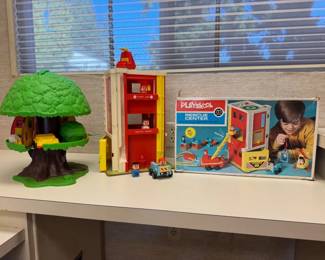 41 VintagePlayskoolRescueCenterKennerTreeTotsFamilyTreeSet