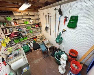 47 GardenShedLotToolsSuppliesPlantersAccessories