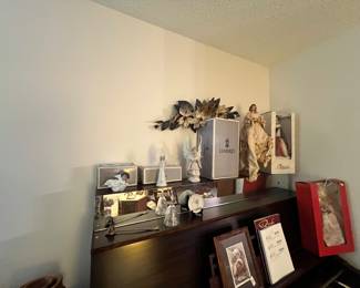 Lladro and Angels
Francis Bacon piano