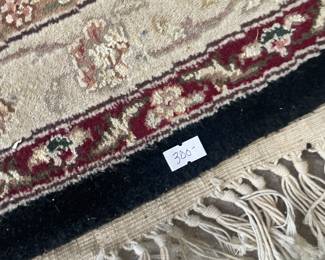 round rug
