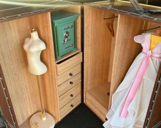 PRESALE Franklin Mint Titanic Rose Doll, Trunk & Dress Collection – Available for Presale  — $1,200 or best offer 
Includes:
Rose Doll
12 Dresses with accessories 
Trunk with accessories 
All items included  are shown in the  presale pictures. 