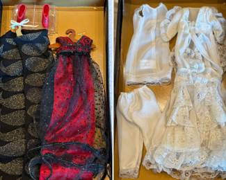 PRESALE Franklin Mint Titanic Rose Doll, Trunk & Dress Collection – Available for Presale  — $1,200 or best offer 
Includes:
Rose Doll
12 Dresses with accessories 
Trunk with accessories 
All items included  are shown in the  presale pictures. 