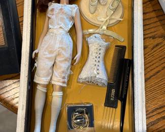PRESALE Franklin Mint Titanic Rose Doll, Trunk & Dress Collection – Available for Presale  — $1,200 or best offer 
Includes:
Rose Doll
12 Dresses with accessories 
Trunk with accessories 
All items included  are shown in the  presale pictures. 