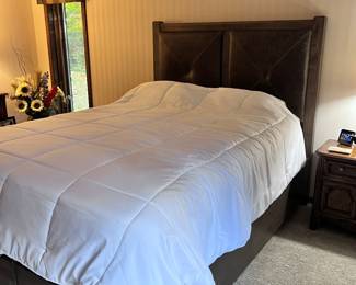 QUEEN SIZE BED