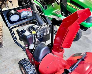 ARIENS SNOW THROWER 11528LE