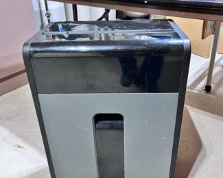 LARGE PROFESSIONAL PAPER SHREDDER