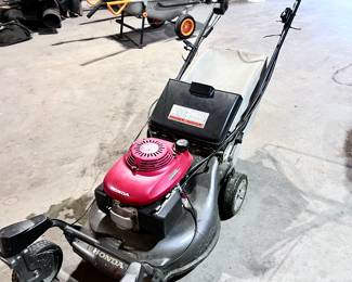 HONDA LAWN MOWER