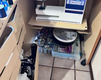 HUSQVARNA VIKING FREESIA SEWING MACHINE