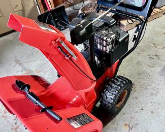 ARIENS SNOW THROWER 11528LE