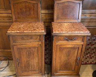 PAIR OF MARBLE TOPSTANDS