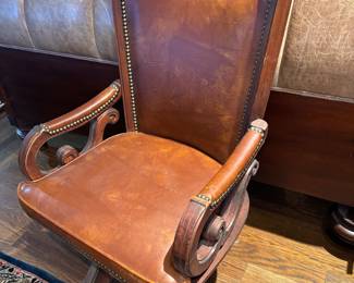 PULASKI SEMI CIRCLE LEATHER DESK W/ROLLING CHAIR