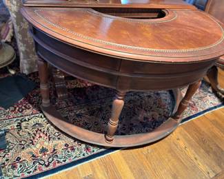 PULASKI SEMI CIRCLE LEATHER DESK W/ROLLING CHAIR