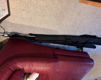 X-STAGE/X-POLE
Spin/Static feature
233 lbs overall
Base 85lbs, comes with case
6 total plates, three per carry case.
One pole set with its own case
4 boxes/4 carry cases total
10’ overall height
9’usable pole length
Diameter of podium/Base: 5’