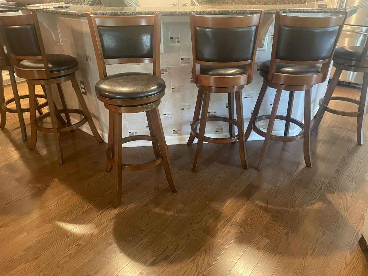 6 Beautiful Counter Stools