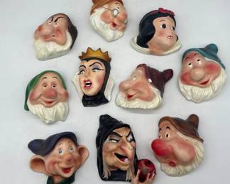 Snow White and the gang string holders; Walt Disney