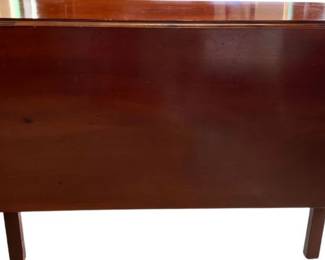 Early period mahogany drop leaf table