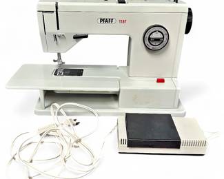 Pfaff 1197 Sewing Machine w/ Hard Case & Foot Pedal