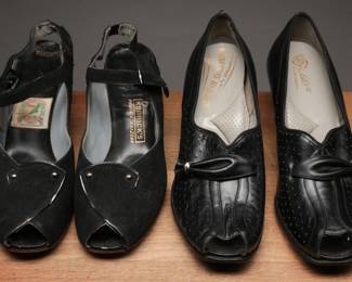Early 1940s era pumps, Black suede and embossed leather slip on heels