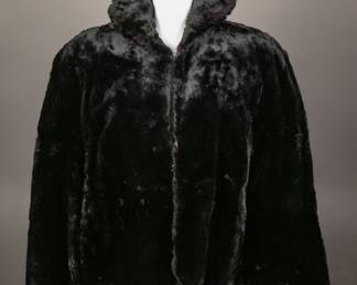 Luxurious 1930s Art Deco era Dyed Black seal fur collared cape