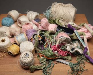 Assorted Edwardian era to 20s era crochet threads and rolls
