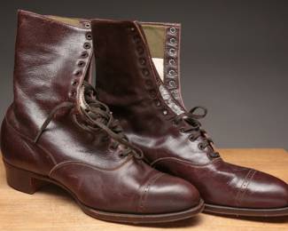 1900's Women's Leather Lace up boots, small size