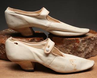 late 1910s leather mary jane style pumps