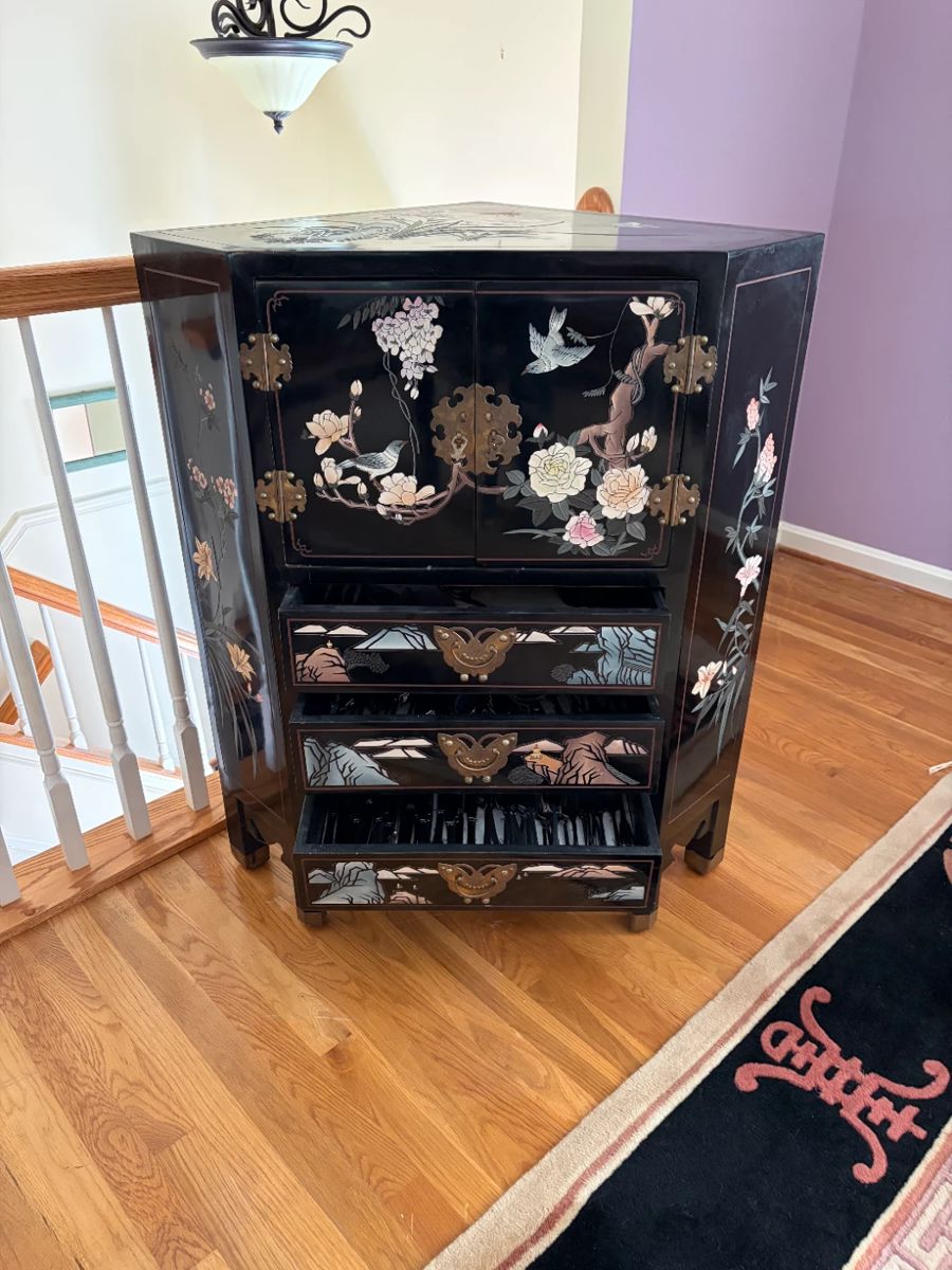 COROMANDEL CORNER CABINET, Chinese, 20th century