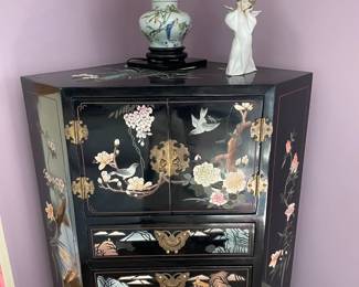 COROMANDEL CORNER CABINET, Chinese, 20th century