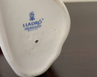 Lladro #4960 Curious Angel with A Lantern Figurine