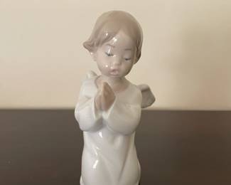 Vintage Lladro Figurine #4538 Angel Praying, Designed by Fulgencio García