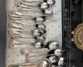 VTG Towle Supreme Cutlery ENGLISH SHELL Stainless Steel Cutlery Set