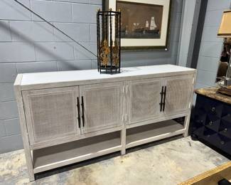 Console Orlando Estate Auction