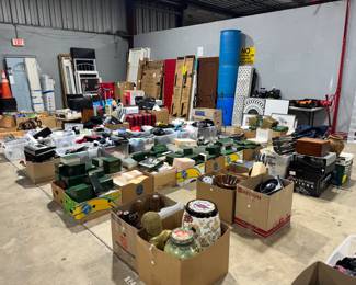 Box Lots of misc Household items and Decor Orlando Estate Auction